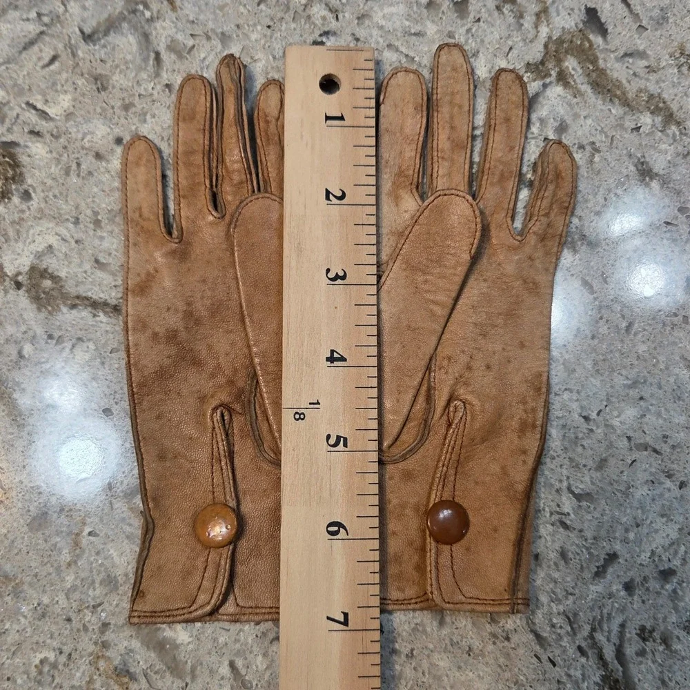 Vintage Kids Tan Leather Button Wrist Gloves Three Point Stitching 7 Inch